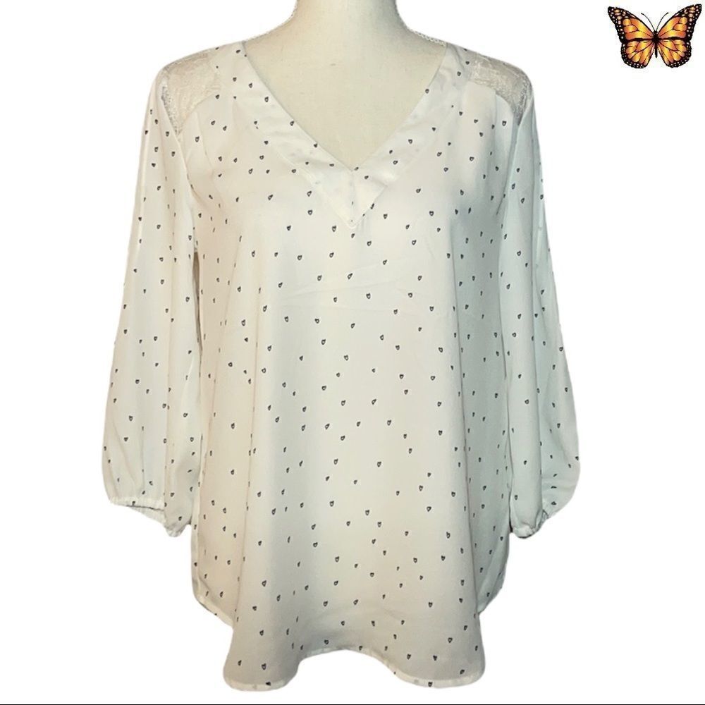 KISMET White 3/4 Sleeve Blouse With Hearts Size Extra Small